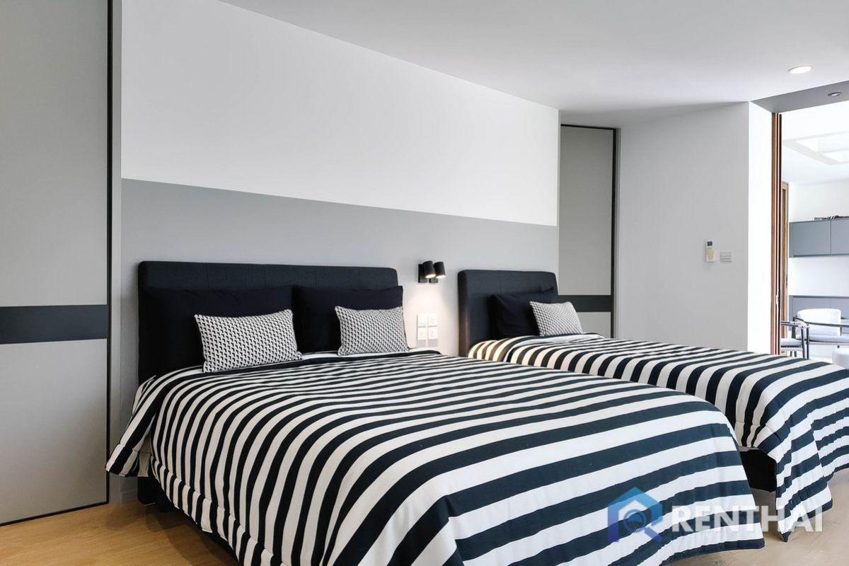 ขายบ้านพัทยา บางแสน ชลบุรี สัตหีบ : สำหรับ ขาย วิลล่า ที่ Sunplay Pool Villas