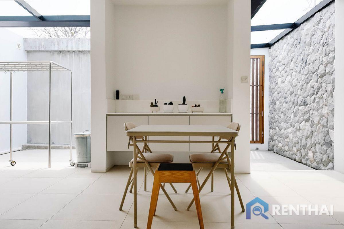 ขายบ้านพัทยา บางแสน ชลบุรี สัตหีบ : สำหรับ ขาย วิลล่า ที่ Sunplay Pool Villas