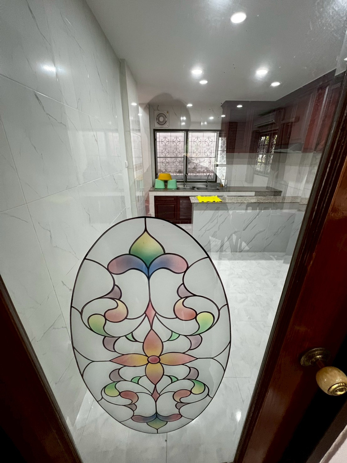 For RentHouseChaengwatana, Muangthong : Brand new, newly renovated 3-bedroom house behind Central Chaengwattana. 3-year lease only.