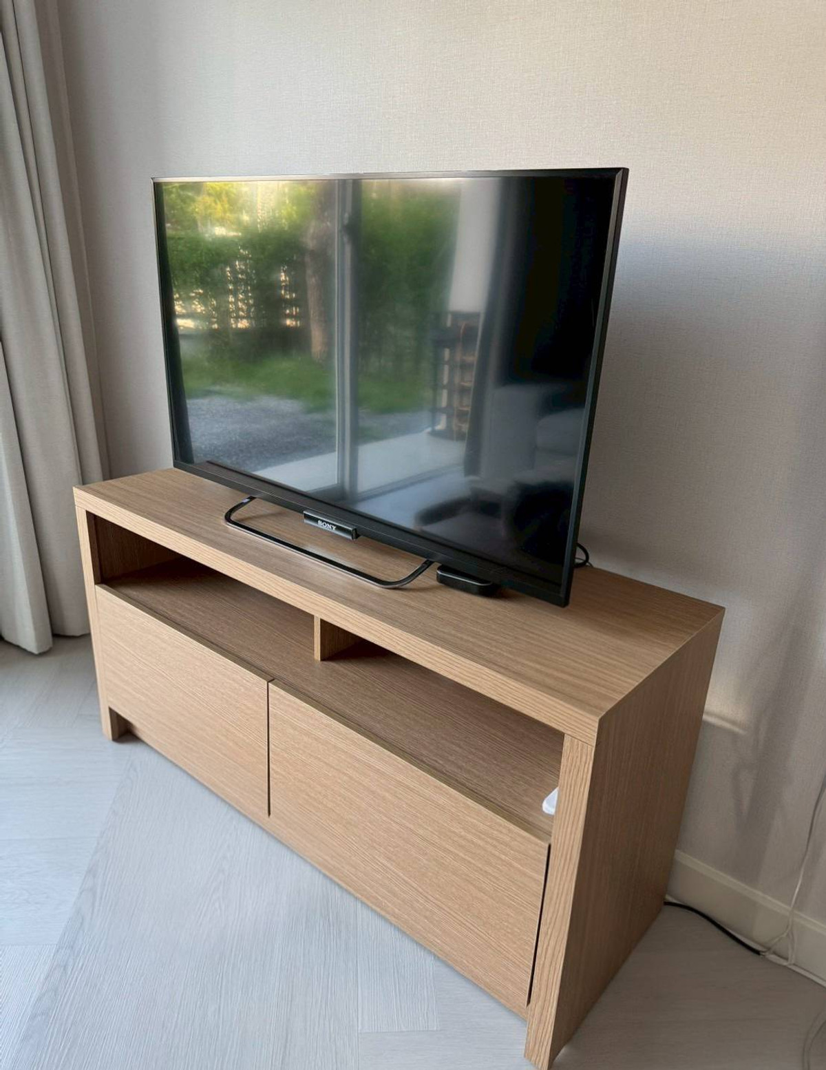 For RentHousePathum Thani,Rangsit, Thammasat : Large house type, 4 bedrooms, 3 bathrooms, full A/C and curtains. Furniture can be included or excluded.