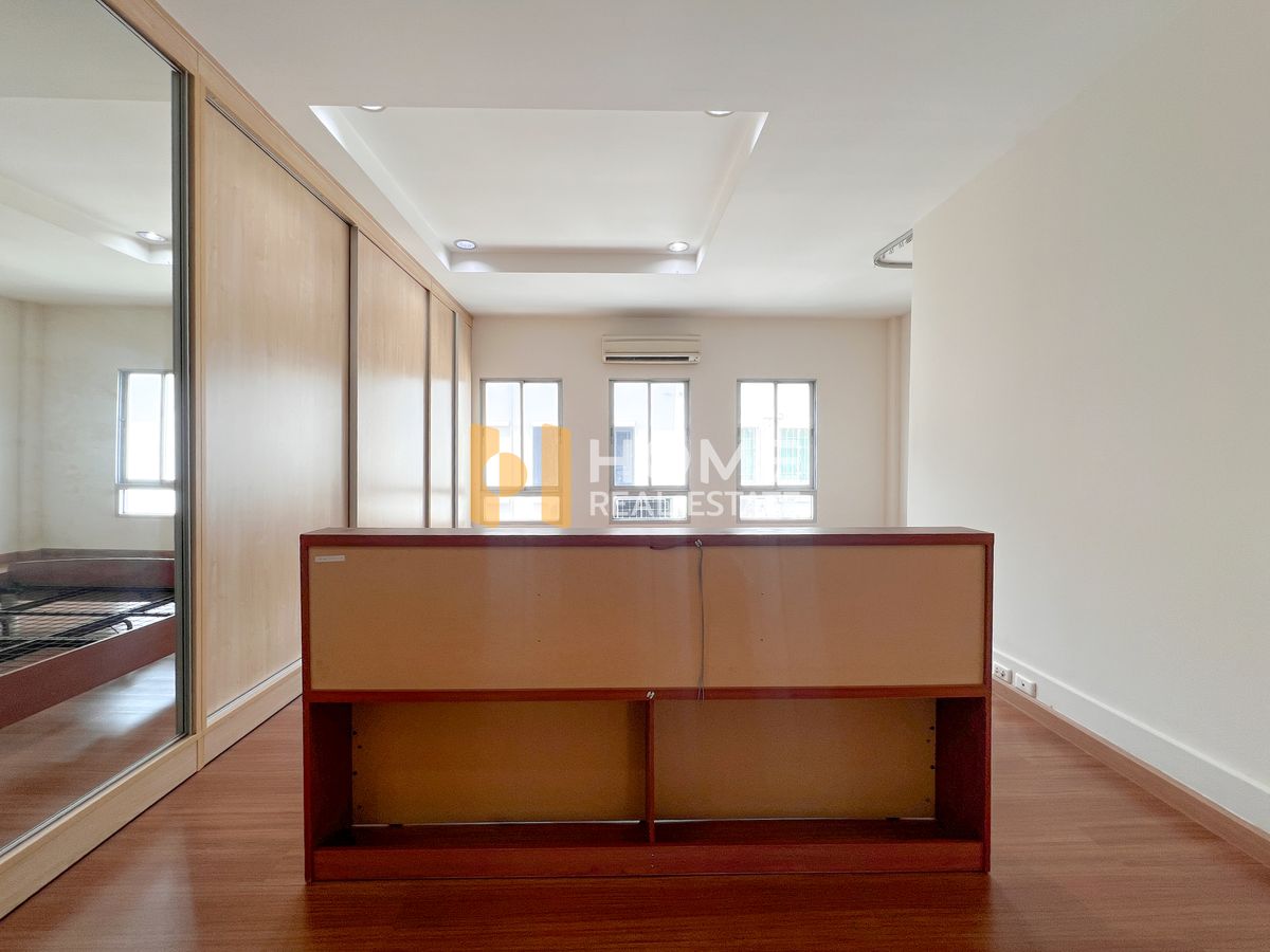 ขายทาวน์โฮมเกษตรศาสตร์ รัชโยธิน : ทาวน์โฮม 3 ชั้นรีโนเวท กับทำเลสุดปัง ย่านรัชวิภา ประชาชื่น 🔥 บ้านกลางเมือง มอนติ - คาร์โล / 3 ห้องนอน (ขาย), Baan Klang Muang Monte - Carlo / 3 Bedrooms (FOR SALE) BALL106