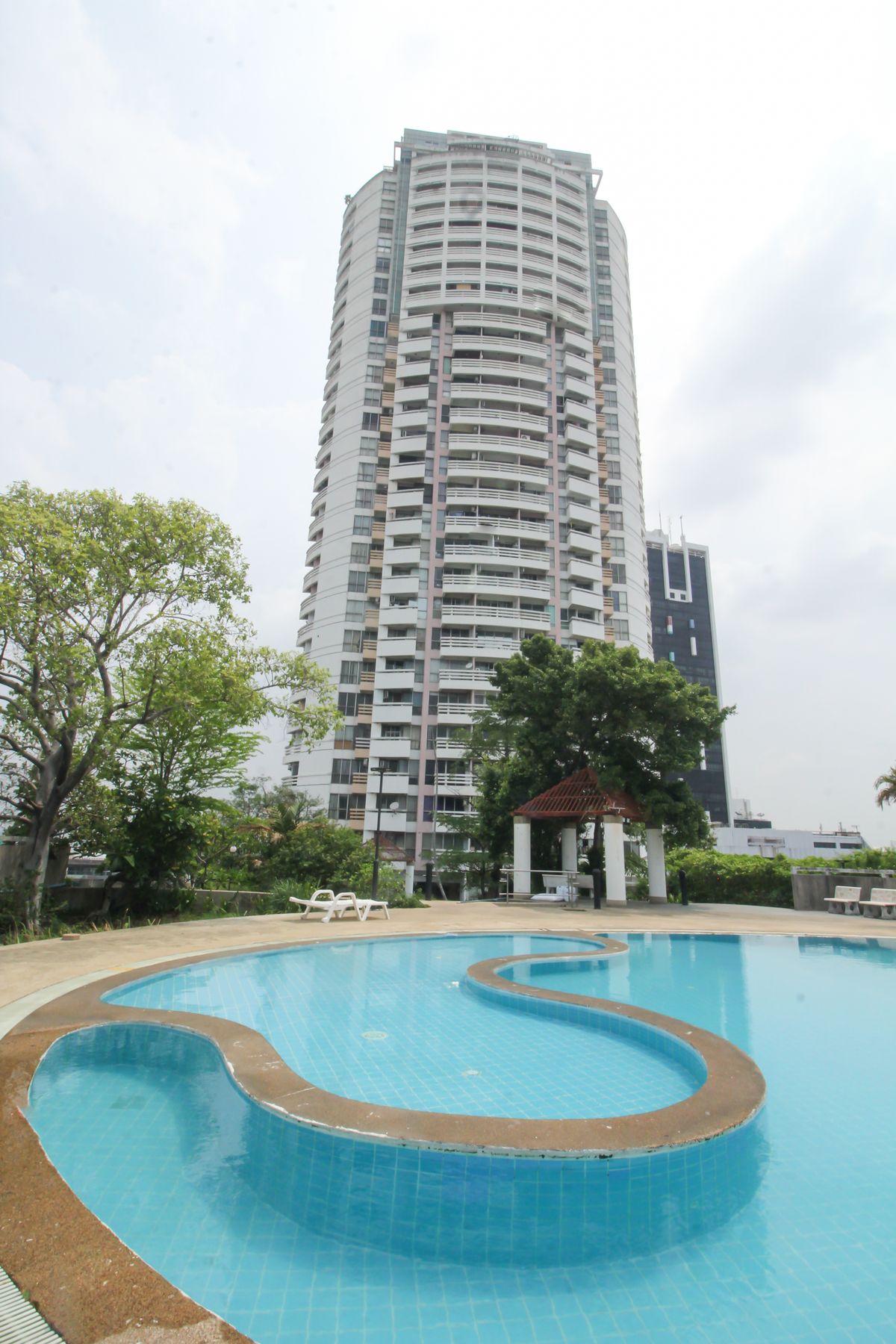 ขายคอนโดบางนา แบริ่ง ลาซาล : ขายด่วน❗คอนโดEvergreen View Tower ห้องขนาดใหญ่ 125 ตร.ม. ราคาถูกที่สุดในย่านบางนา