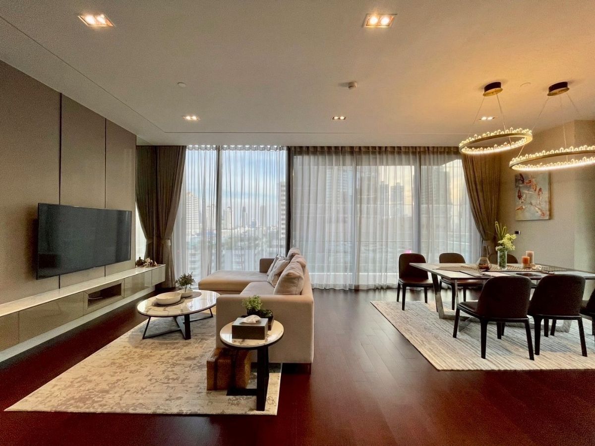 ให้เช่าคอนโดสุขุมวิท อโศก ทองหล่อ : Condo for rent Marque Sukhumvit 39 Monthly 150,000 thb.