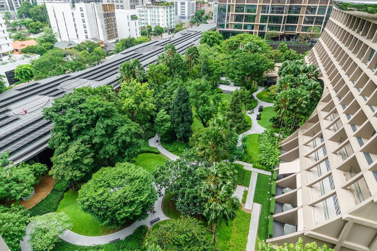 คอนโดวิทยุ ชิดลม หลังสวน : Sindhorn Kempinski: 144sqm. 2bed 3bath Sell: 43,000,000 Rent: 300,000/mth. Am: 0656199198