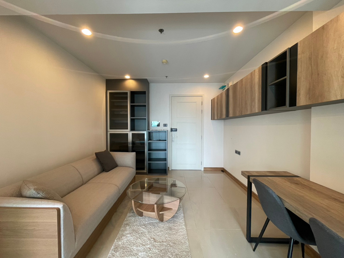 For SaleCondoRama9, Petchburi, RCA : For Sale 1 Bedroom 41 SQ.M Facing South Negotiation