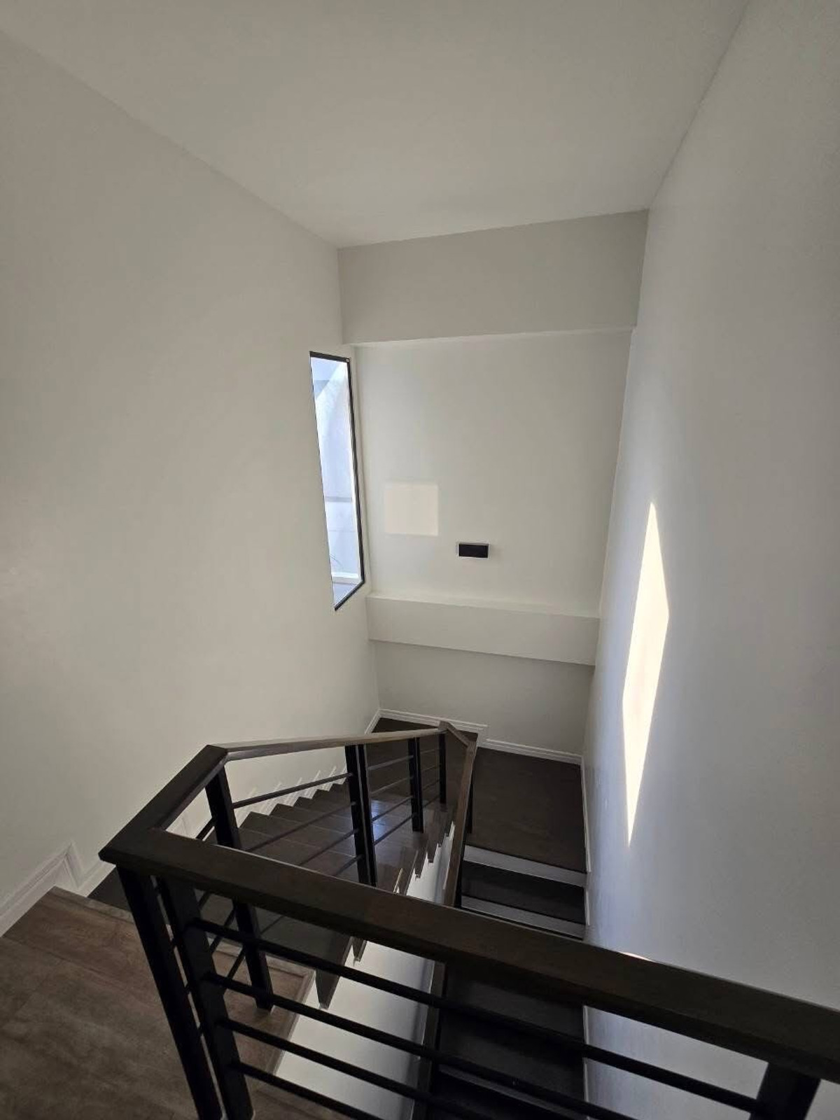 ให้เช่าบ้านพระราม 5 ราชพฤกษ์ บางกรวย : ทาวน์โฮม พรีเมี่ยม ซอยวัดศรีเรืองบุญ 3ห้องนอน 4ห้องน้ำ ทำออฟฟิศ จดบริษัทได้