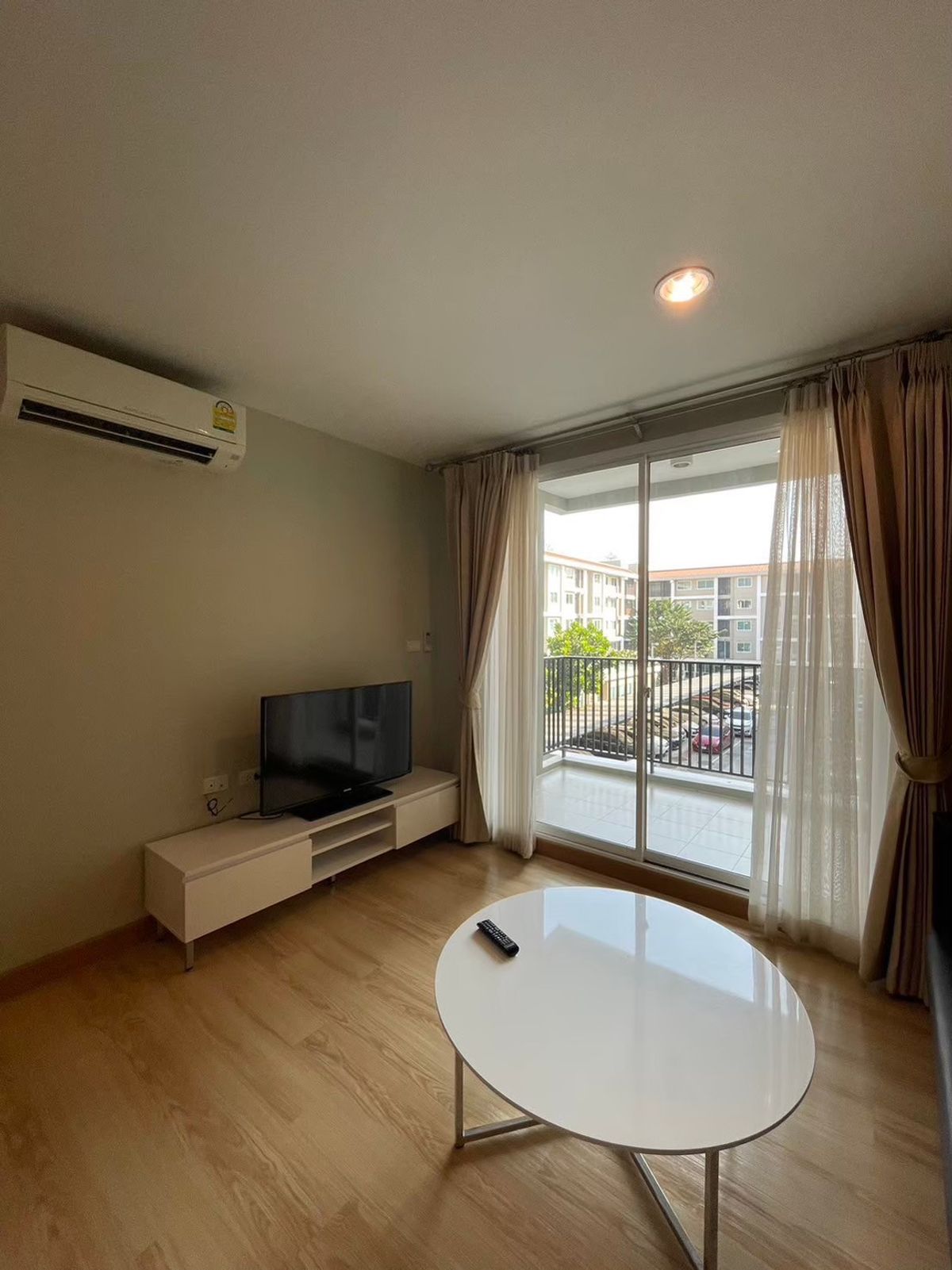 For RentCondoPathum Thani,Rangsit, Thammasat : MT Residence, Khlong Luang / 2 bedrooms, 2 bathrooms, 1 kitchen, 1 living, 68 sq.m., Building A, 3rd floor