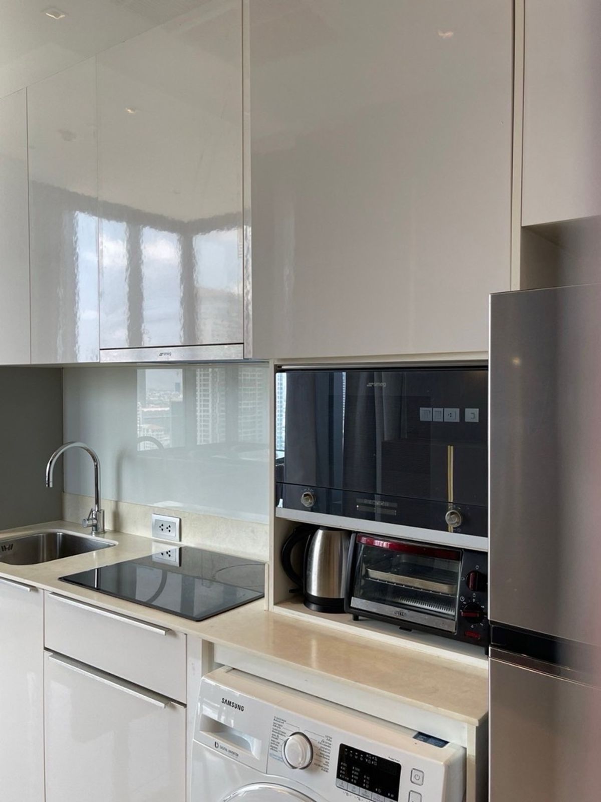 For SaleCondoSilom, Saladaeng, Bangrak : ✨ 👍 Ideal for Living or Investment in Bangkok’s CBD! Stylish condo in a prime location.Surrounded by lifestyle destinations, top offices, restaurants & cafes. Perfect for professionals or investors seeking long-term returns.