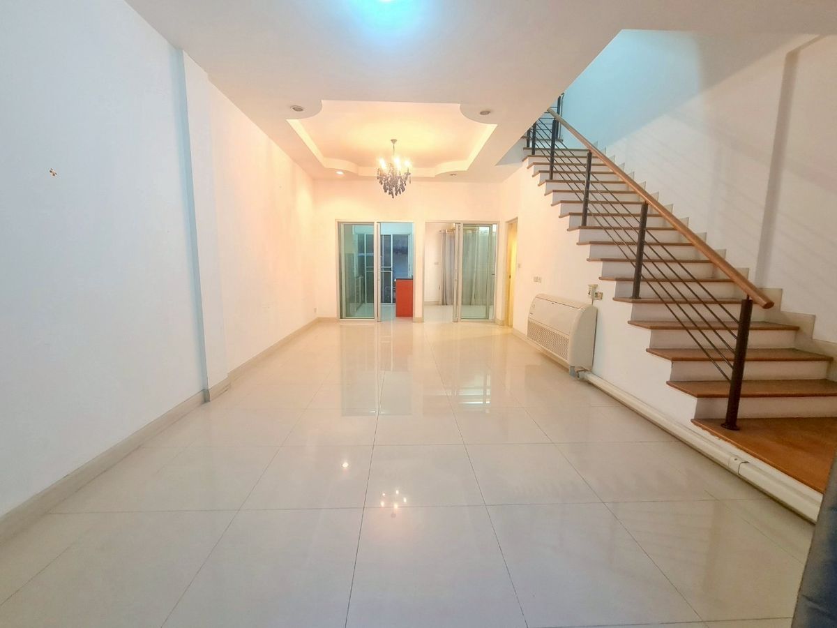 ให้เช่าทาวน์โฮมนวมินทร์ รามอินทรา : 🏡 ให้เช่าบ้านเดี่ยวหมู่บ้าน Vista Park รัชดา–รามอินทรา 20,000 บาท/เดือน