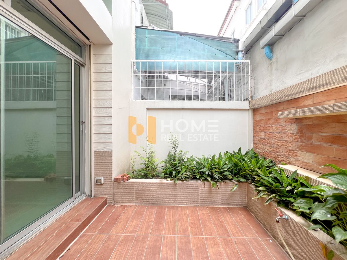 ขายทาวน์โฮมเกษตรศาสตร์ รัชโยธิน : ทาวน์โฮม 3 ชั้นรีโนเวท กับทำเลสุดปัง ย่านรัชวิภา ประชาชื่น 🔥 บ้านกลางเมือง มอนติ - คาร์โล / 3 ห้องนอน (ขาย), Baan Klang Muang Monte - Carlo / 3 Bedrooms (FOR SALE) BALL106