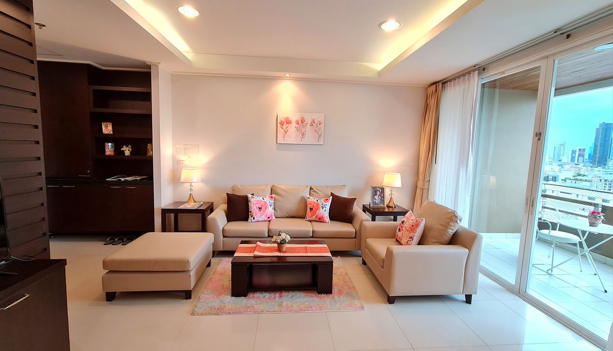 For RentCondoSukhumvit, Asoke, Thonglor : Rent! PIYATHIP PLACE - Service Apartment in the heart of Sukhumvit 39 🌟 Large size • Ready • Great location
