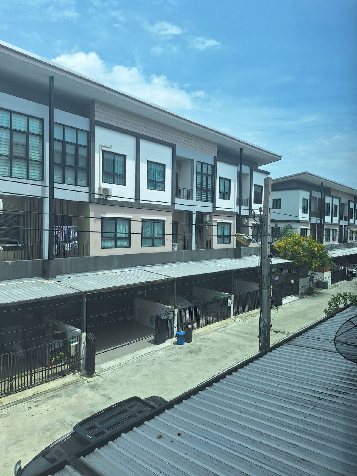 ให้เช่าทาวน์โฮมสมุทรปราการ สำโรง : 🏠ปล่อยเช่า/ขายบ้านมือหนึ่ง บ้าน 3 ชั้น โครงการ The Triple Sukhumvit 113 ▪️ 3 ห้องนอน, 3 ห้องน้ำ