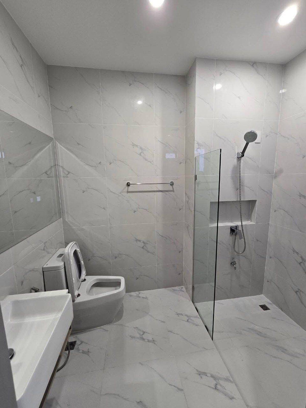 ให้เช่าบ้านพระราม 5 ราชพฤกษ์ บางกรวย : ทาวน์โฮม พรีเมี่ยม ซอยวัดศรีเรืองบุญ 3ห้องนอน 4ห้องน้ำ ทำออฟฟิศ จดบริษัทได้