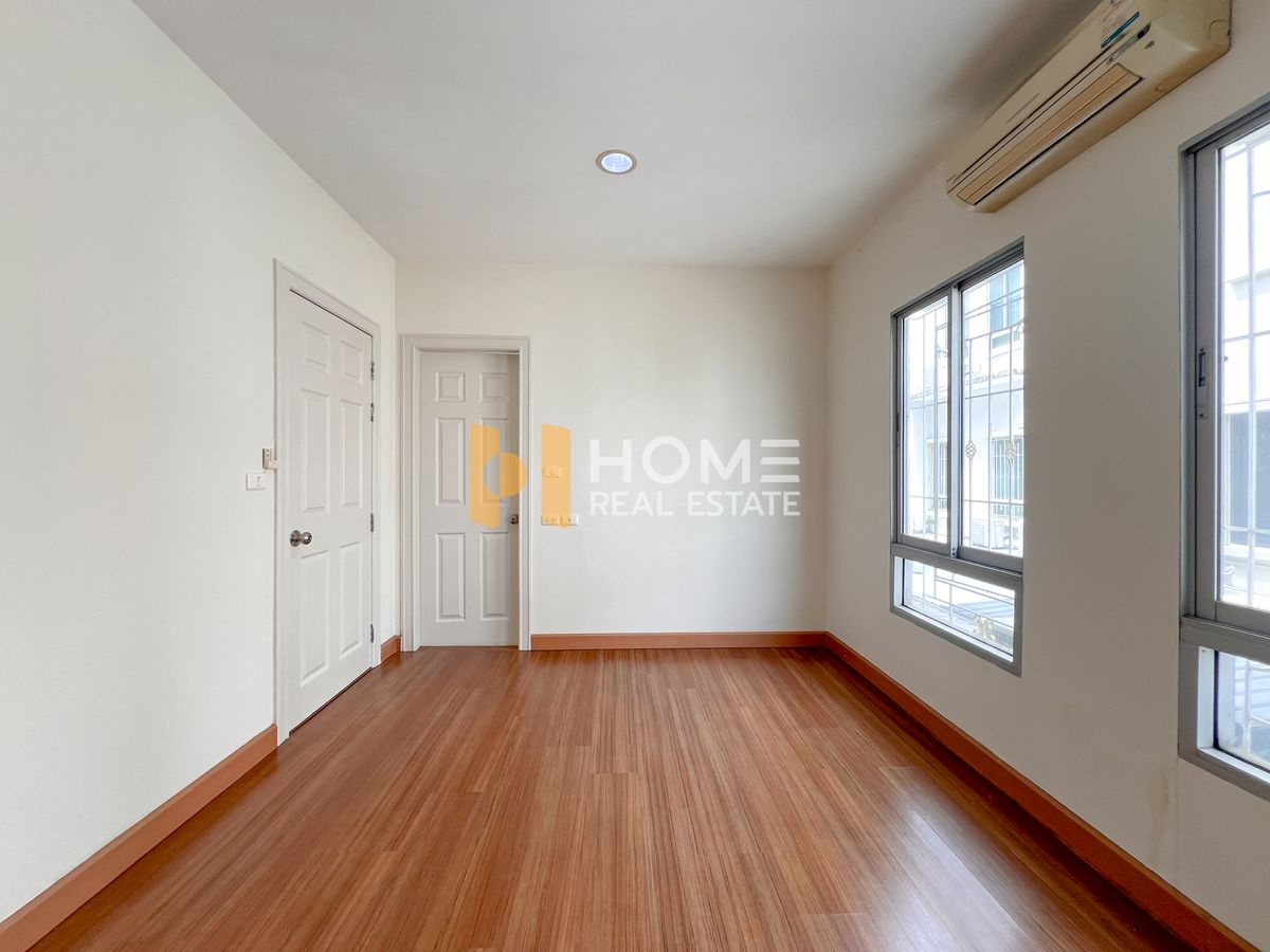 ขายทาวน์โฮมเกษตรศาสตร์ รัชโยธิน : ทาวน์โฮม 3 ชั้นรีโนเวท กับทำเลสุดปัง ย่านรัชวิภา ประชาชื่น 🔥 บ้านกลางเมือง มอนติ - คาร์โล / 3 ห้องนอน (ขาย), Baan Klang Muang Monte - Carlo / 3 Bedrooms (FOR SALE) BALL106