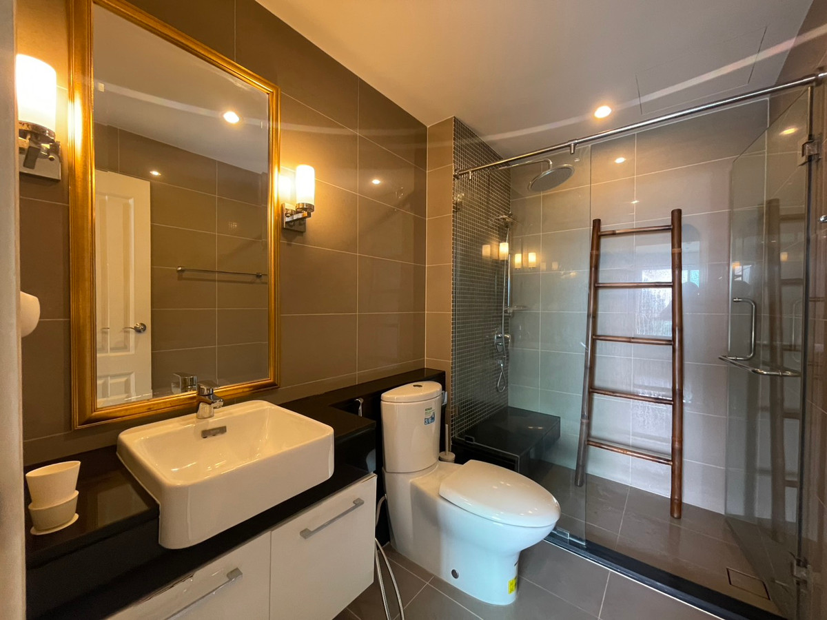 ขายคอนโดพระราม 9 เพชรบุรีตัดใหม่ RCA : FOR SALE  1 BEDROOM 41 SQ.M  -- FACING SOUTH  -- CALL NOW 094-641-5974