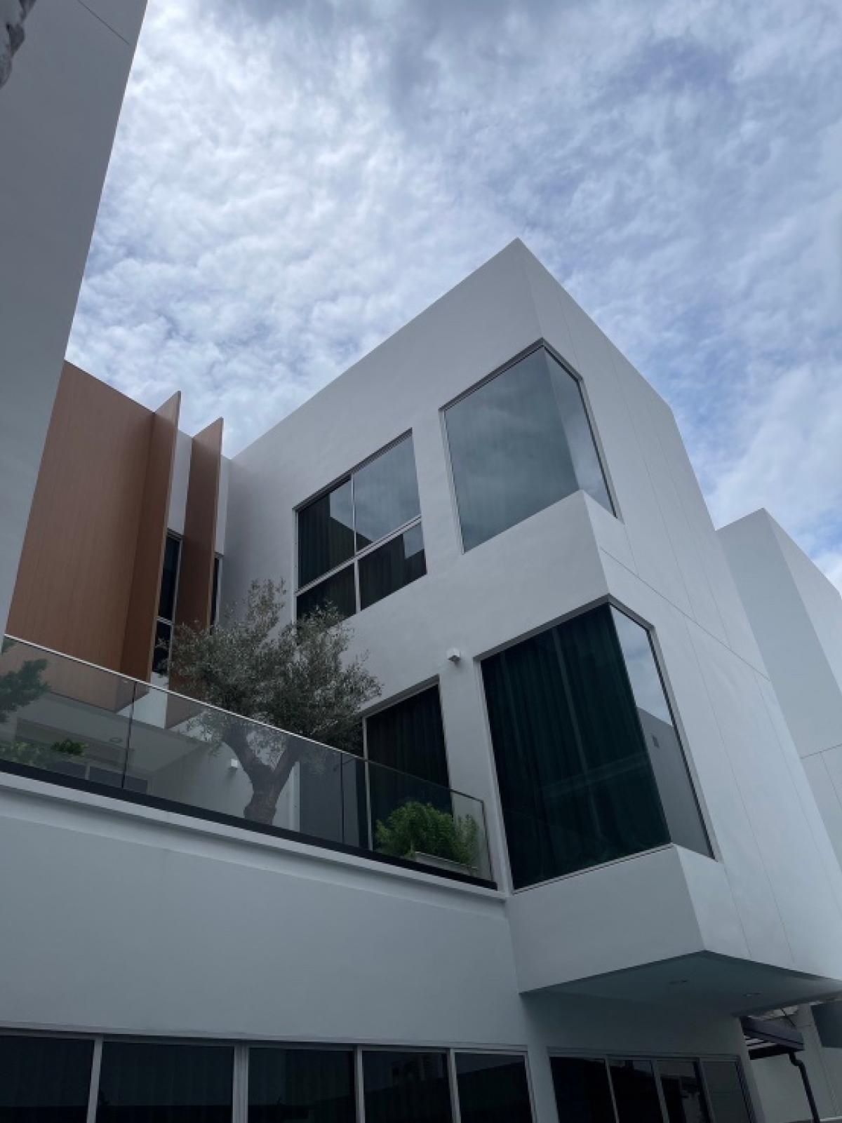 For SaleHousePinklao, Charansanitwong : 102.1 Sq. 4 bedrooms, 6 water. There is a swimming pool, 3 -story detached house.