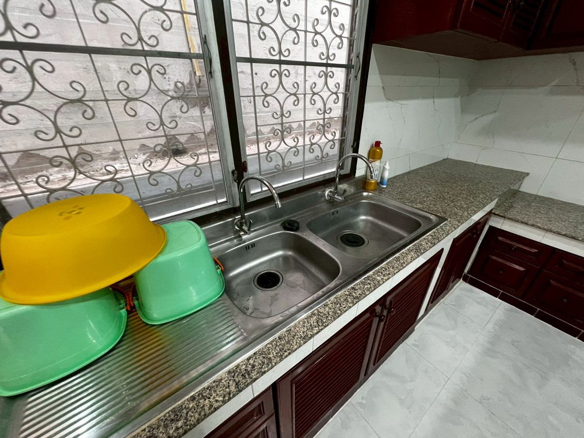 For RentHouseChaengwatana, Muangthong : Brand new, newly renovated 3-bedroom house behind Central Chaengwattana. 3-year lease only.