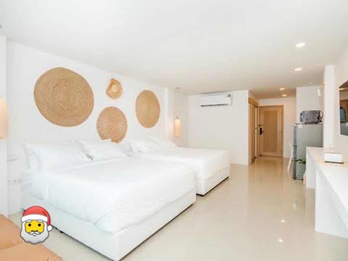 For RentShop HousePattaya, Bangsaen, Chonburi : 🏢✨ Rent a 5-story commercial building (only floor 2-6), decorated with airbnb 📍 coordinates of the palace-Pattaya Park, a good location near the sea, can only walk 700 meters.
