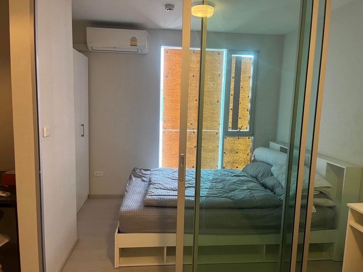 ให้เช่าคอนโดรามคำแหง หัวหมาก : ให้เช่า Plum Condo Ram 60 Interchange พลัมคอนโด ราม 60 อินเตอร์เชนจ์  ชั้น : 4 อาคาร/ตึก : E ขนาดห้อง : 27 ตร.ม. ราคา : 8,000 บาท (สัญญา 2 ปีต่อรองได้ ) สถานที่ใกล้เคียง : ใกล้ MRT อินเตอร์เชนจ์ สถานีลำสาลี
