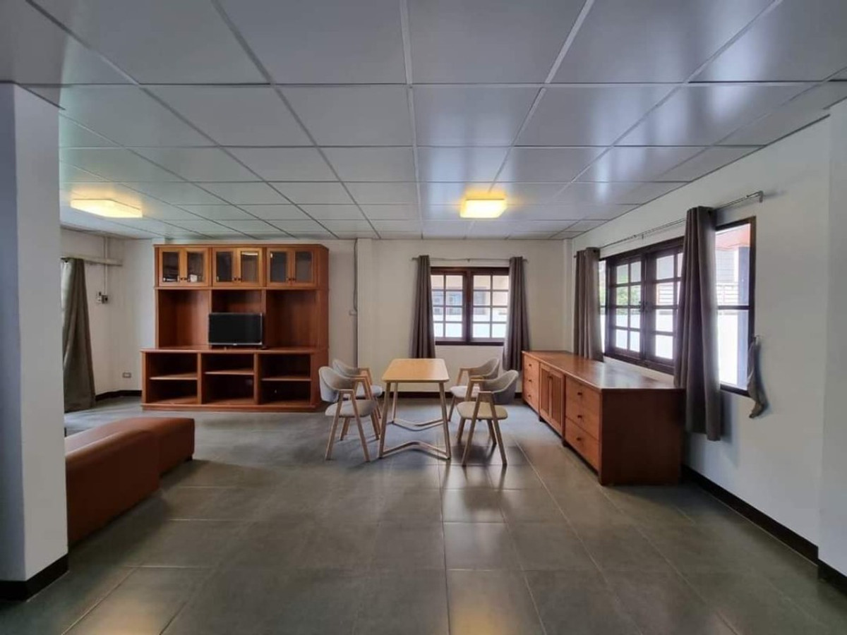 For RentHouseNonthaburi, Bang Yai, Bangbuathong : 3bedroom 2bathroom house with separate maid's room, near the Purple Line MRT and main road.