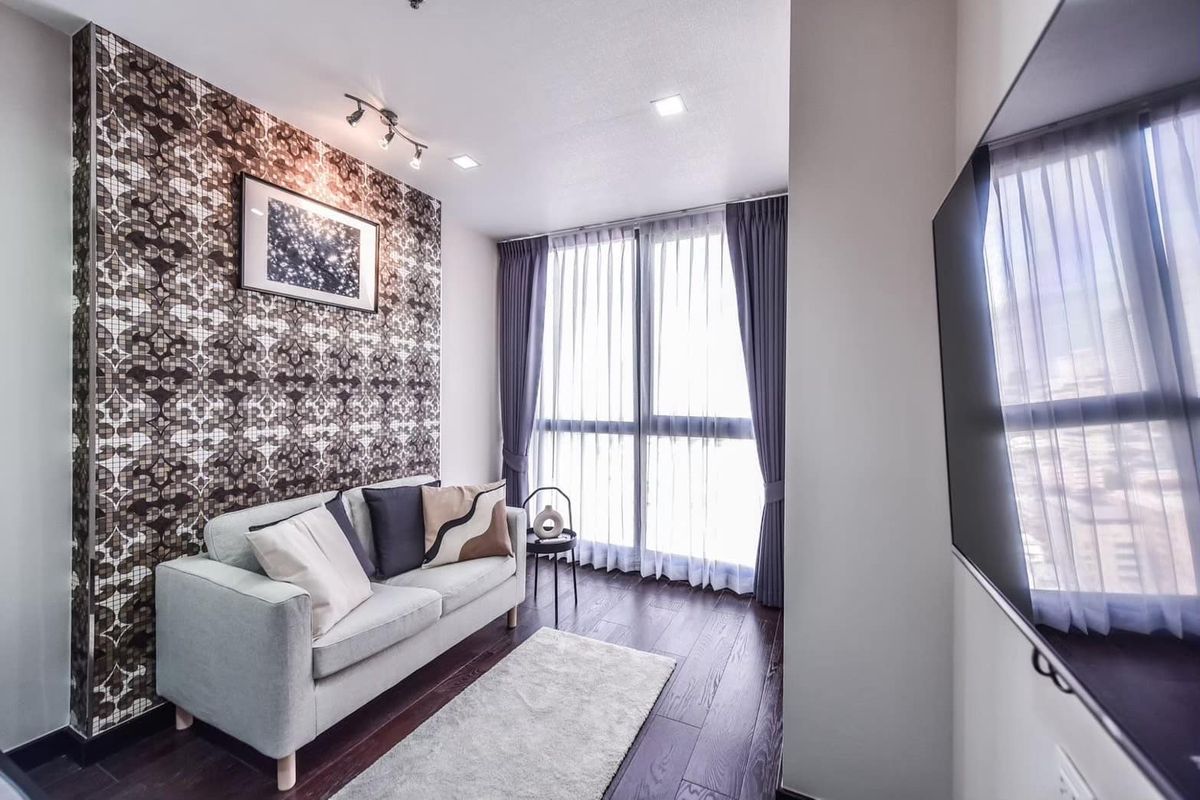 For RentCondoRatchathewi,Phayathai : 🏙️ Rent a condo IDEO Q Phayathai - Near BTS and ARL Phaya Thai, the city center. • Complete furniture • Convenient transportation