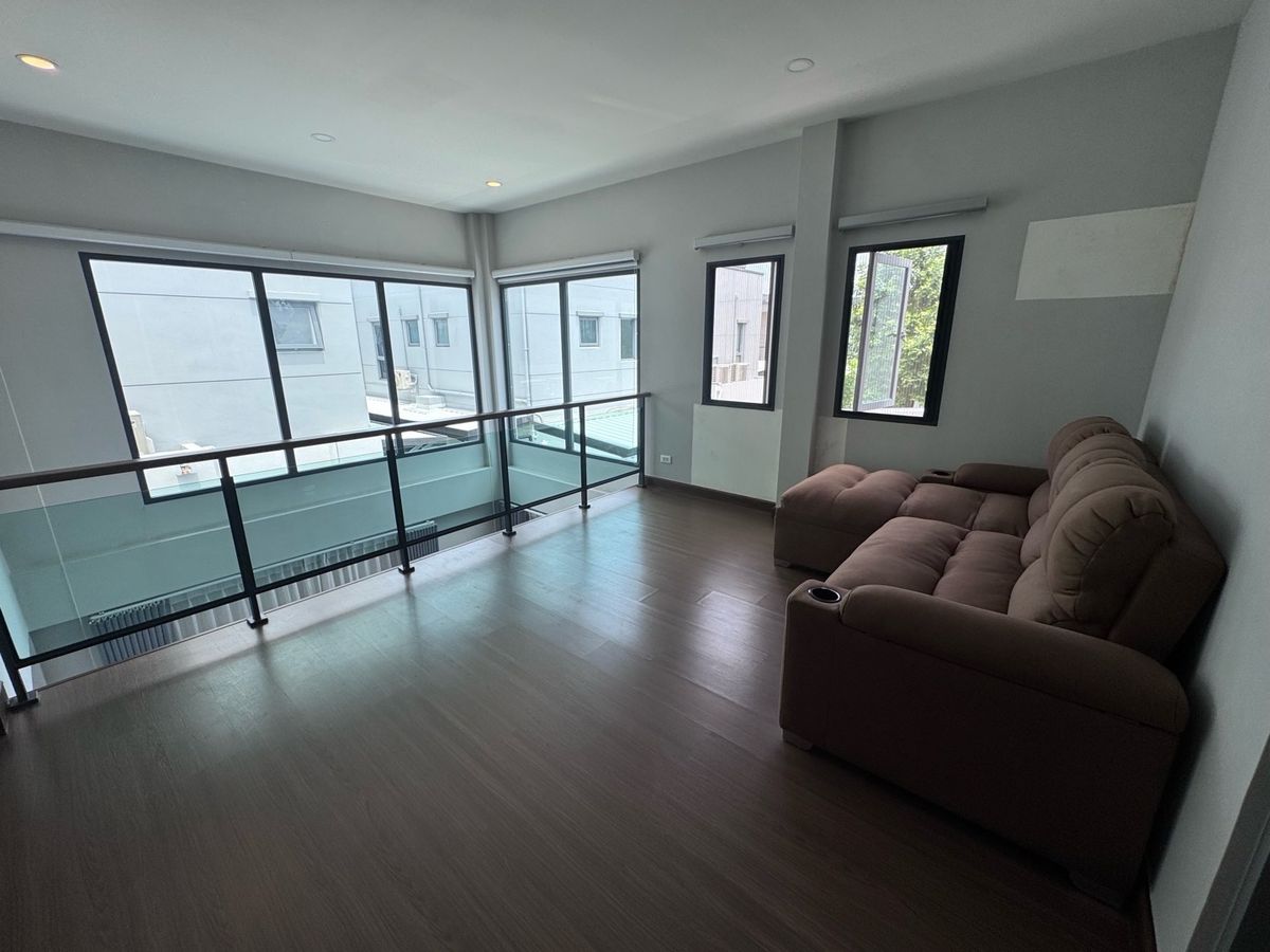 ให้เช่าบ้านลาดกระบัง สุวรรณภูมิ : ให้เช่าน บ้านหรู ใกล้ทองหล่อ the city สุขุมวิท-อ่อนนุช