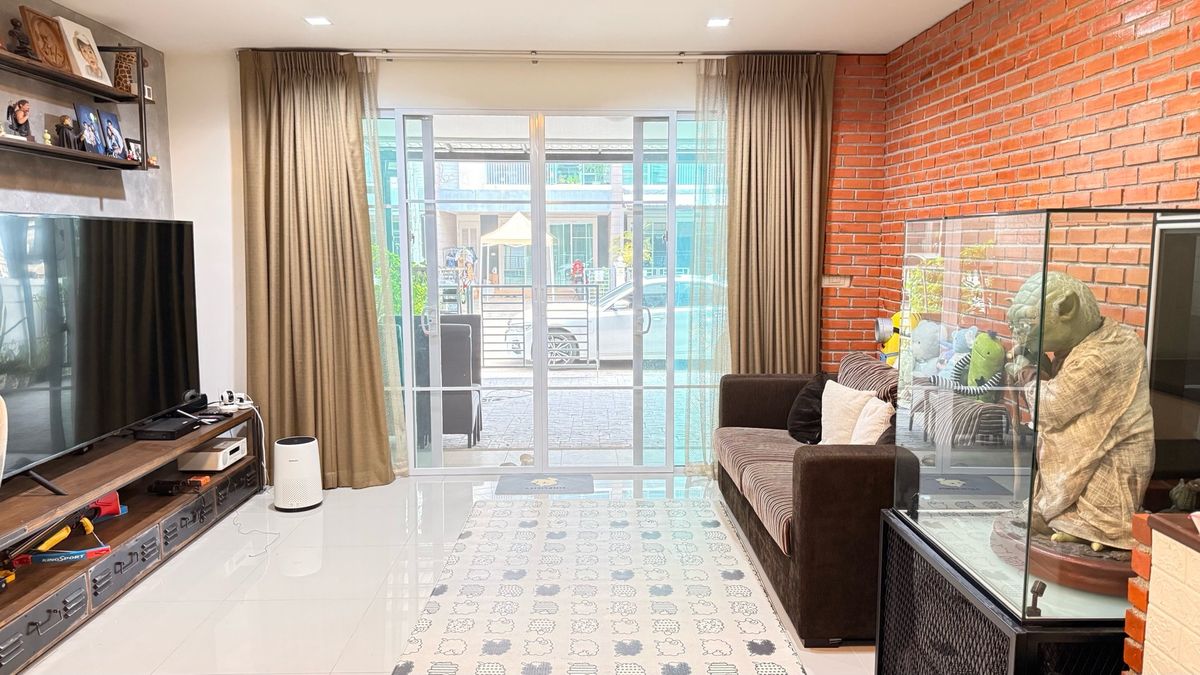 ทาวน์โฮมอ่อนนุช อุดมสุข : ขาย/เช่า Townhome โครงการ Town Avenue (Sansiri) ใกล้ BTS และห้างสรรพ สินค้า