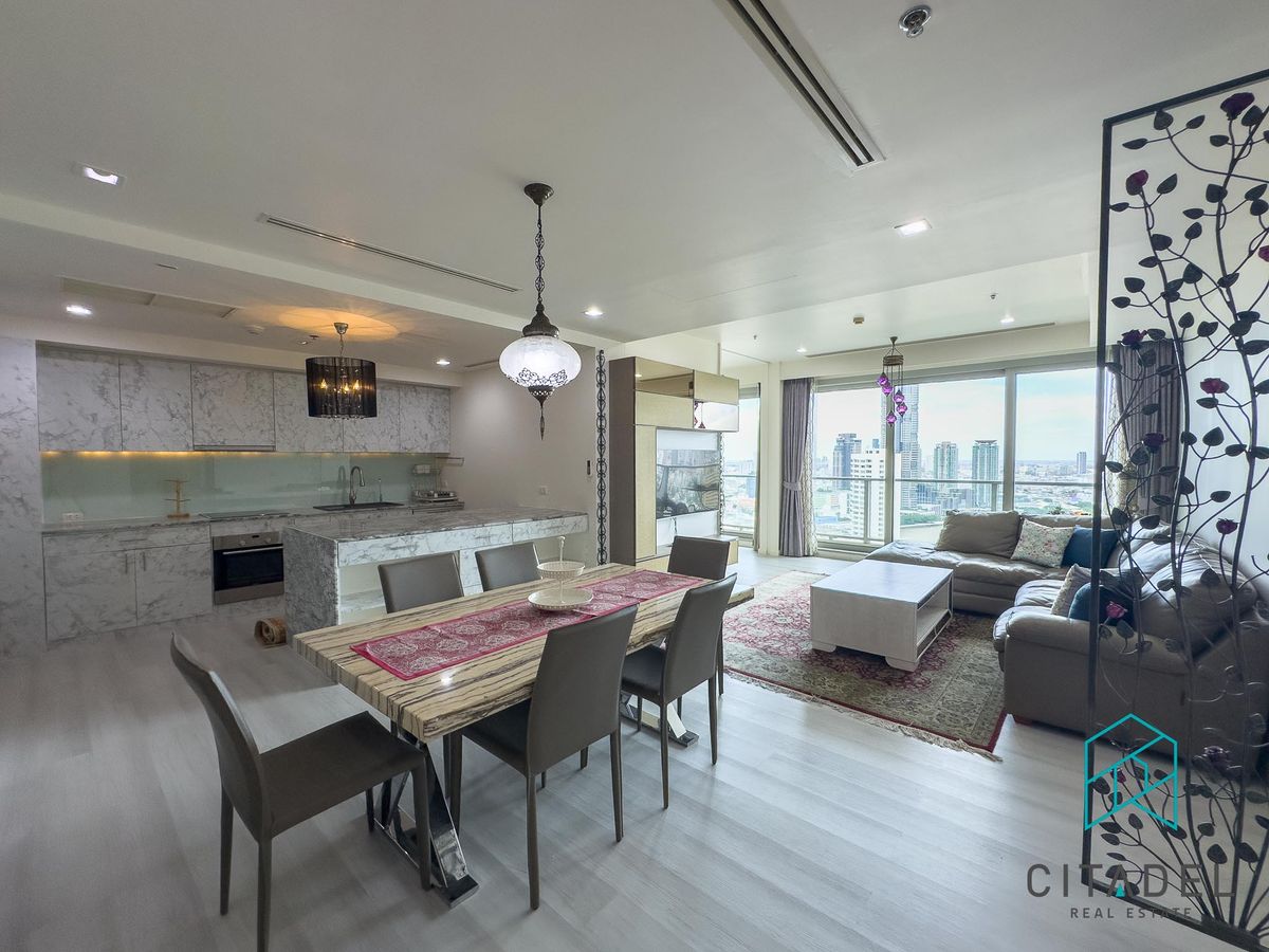 For RentCondoWongwianyai, Charoennakor :  The River by Raimon Land - Riverview, Renovated 2 Beds Condo for Rent!