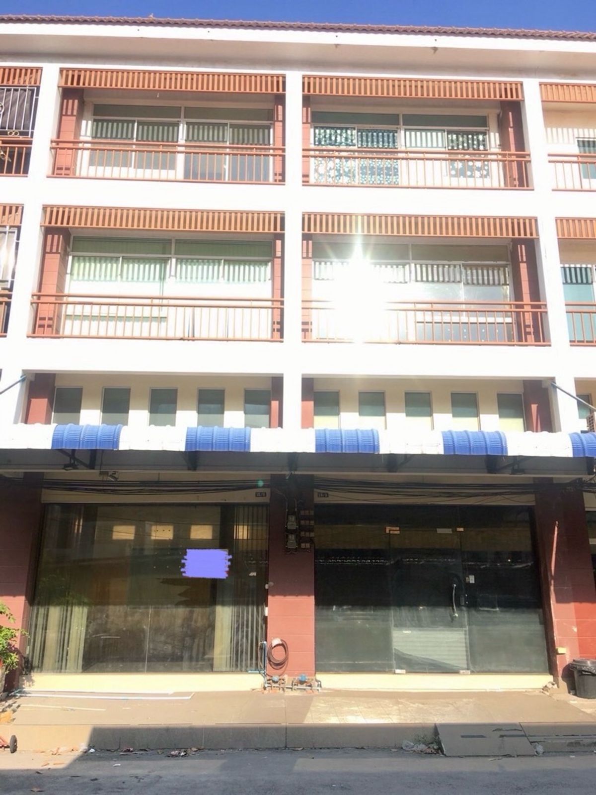 For RentOfficeMin Buri, Romklao : Office 4.5, 2 -level deck, BTS 200 meters, Ramkhamhaeng 166