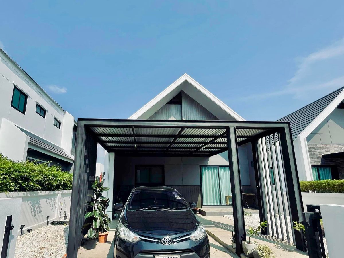 For RentHouseChiang Mai : - Single storey house for rent with 3 bedrooms,2 toilets and 1 kitchen. 