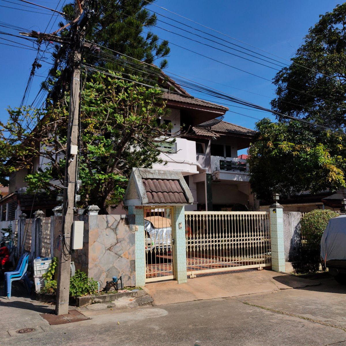 ขายบ้านพุทธมณฑล ศาลายา : ขาย บ้านเดี่ยว หมู่บ้านปรีชา พุทธมณฑลสาย4 จำนวน 2 ชั้น ขนาดเนื้อที่ดิน 90 ตารางวา พื้นที่ใช้สอย 250 ตารางเมตร 