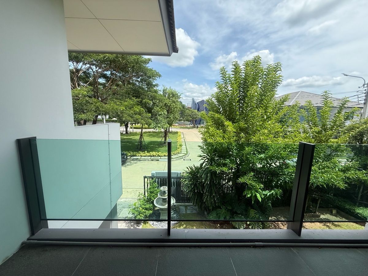 For SaleHousePhutthamonthon, Salaya : 2 -storey detached house, good location near the club house, peaceful, more than 6 cars