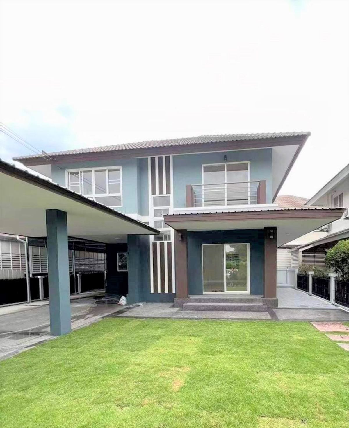 ขายบ้านเชียงใหม่ :  ขายบ้านเดี่ยว 2 ชั้น  3 ห้องนอน  3 ห้องน้ำ  1 ห้องครัว  2 ที่จอดรถ