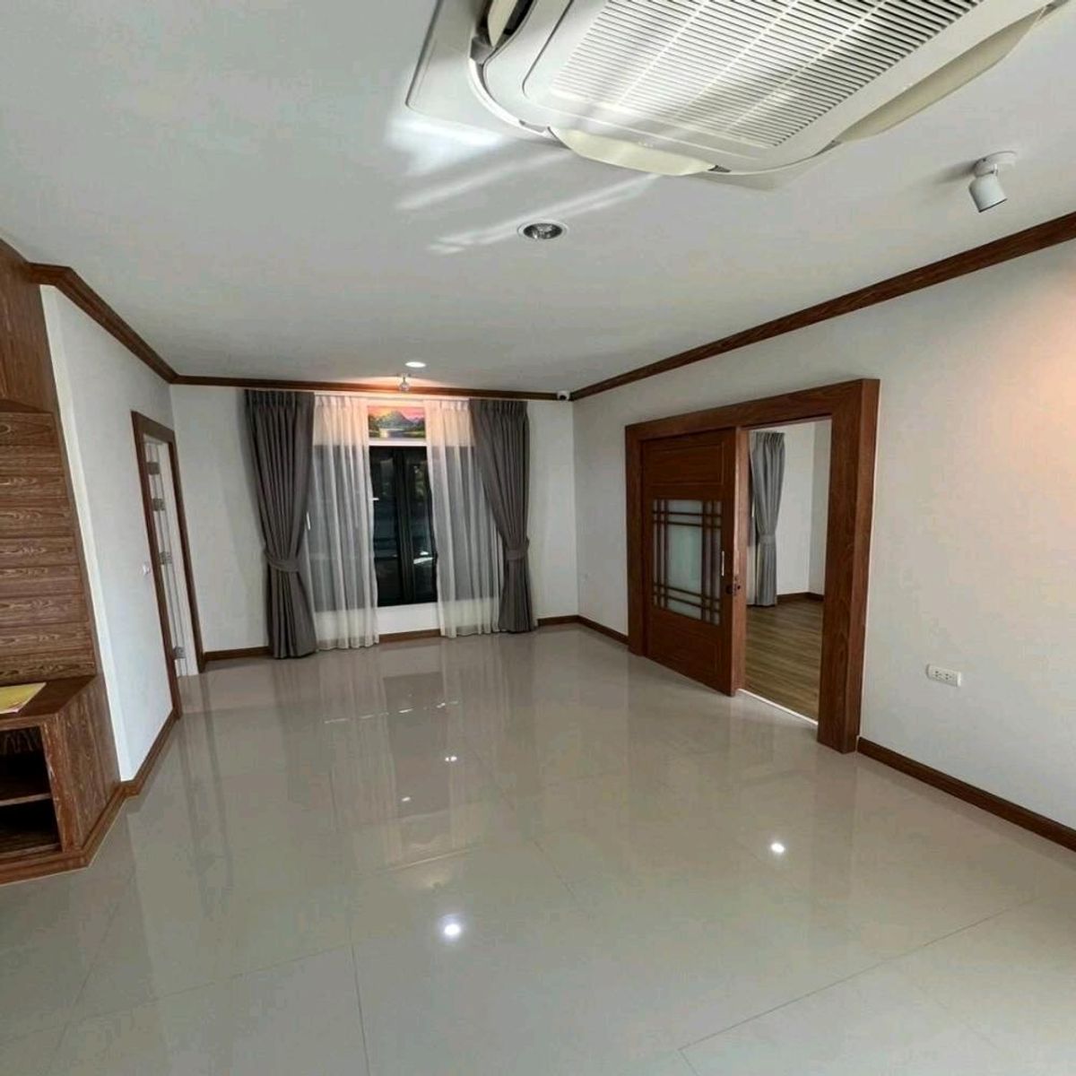 For SaleHouseLadkrabang, Suwannaphum Airport : House for sale 105 sq.w., On Nut Ring 14.9 million