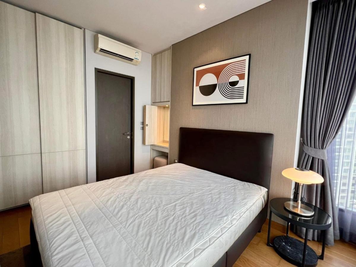 For RentCondoSukhumvit, Asoke, Thonglor : 🔥For urgent rent🔥The Lumpini 24 is a high-rise condo with full furniture, ready to move in, next to BTS Phrom Phong.