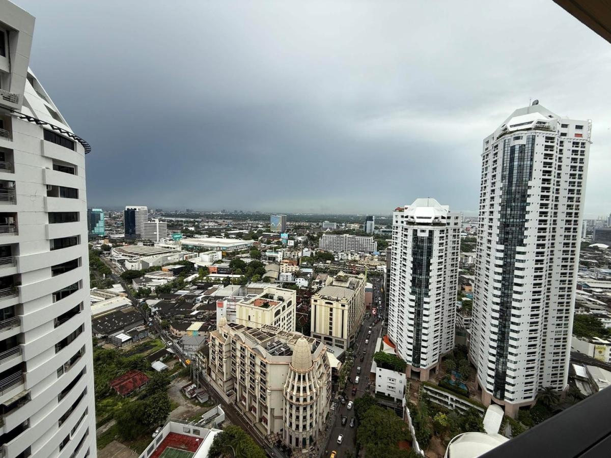 For RentCondoSukhumvit, Asoke, Thonglor : 🔥For urgent rent🔥The Lumpini 24 is a high-rise condo with full furniture, ready to move in, next to BTS Phrom Phong.