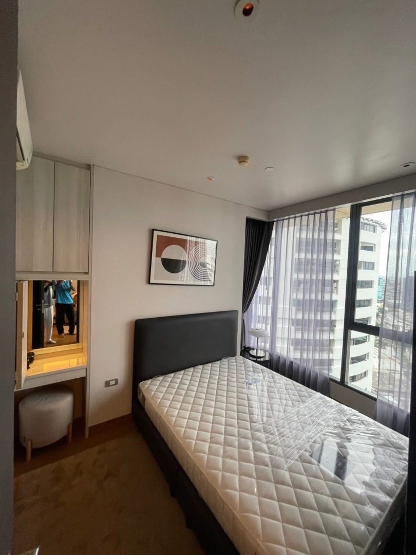 For RentCondoSukhumvit, Asoke, Thonglor : 🔥For urgent rent🔥The Lumpini 24 is a high-rise condo with full furniture, ready to move in, next to BTS Phrom Phong.