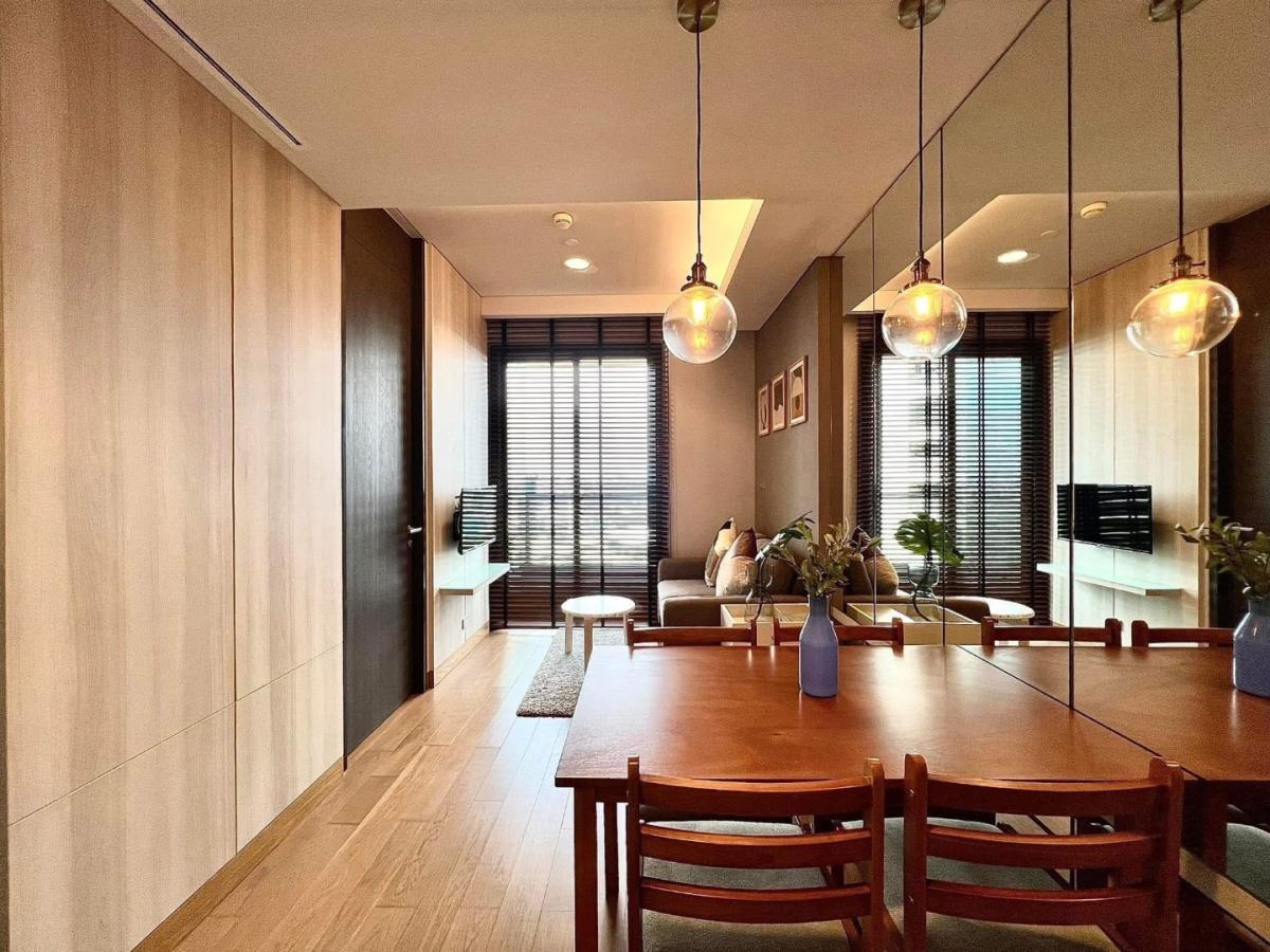 For RentCondoSukhumvit, Asoke, Thonglor : 🔥For urgent rent🔥The Lumpini 24 is a high-rise condo with full furniture, ready to move in, next to BTS Phrom Phong.