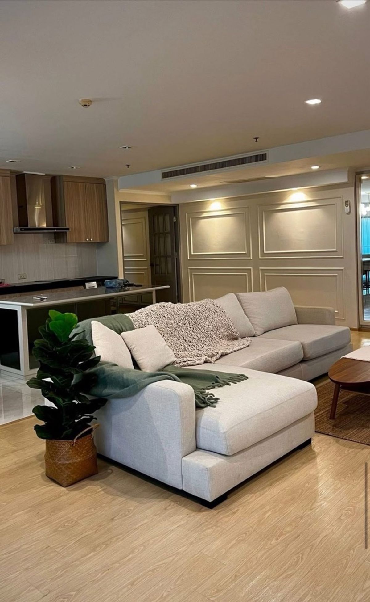 CondoSukhumvit, Asoke, Thonglor : For Sale / For Rent: Noble Remix Thonglor (Phase 1)
Connected to BTS Thong Lor