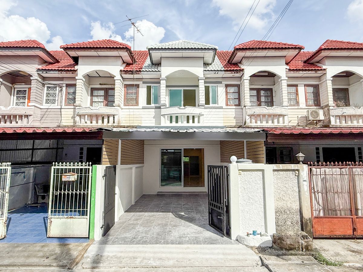 ขายทาวน์โฮมนนทบุรี บางใหญ่ บางบัวทอง : ขาย ทาวน์เฮ้าส์ ช.รุ่งเรือง 6 บางบัวทอง รีโนเวทสวย ต่อเติมครบ พร้อมอยู่ 5นาทีจากรถไฟฟ้า MRT