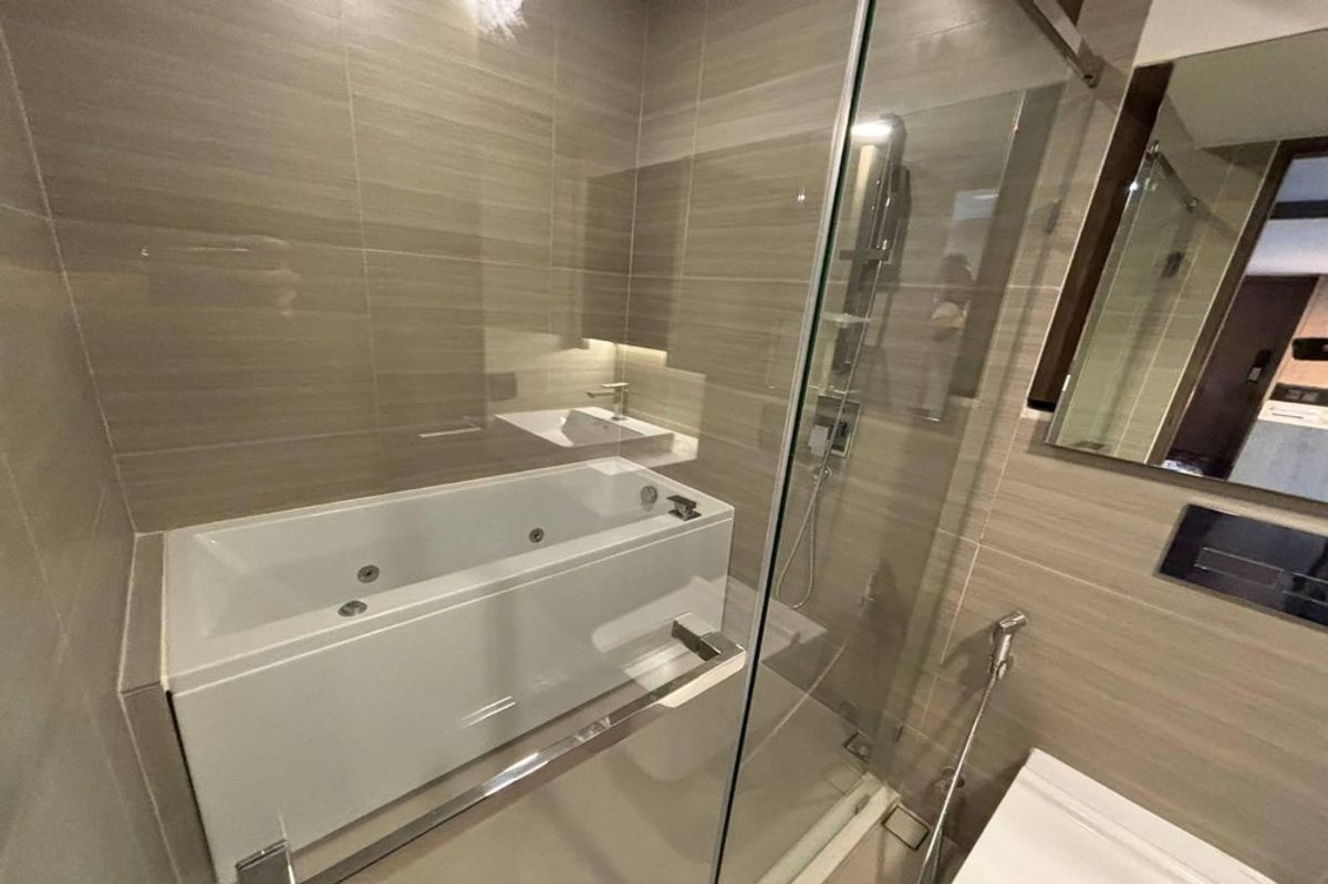 CondoSukhumvit, Asoke, Thonglor : 🔥 For Sale - Rent !!🔥 Code C20240302311..........Park Origin Thonglor, 3 bedroom, 2 bathroom Duo space, high floor 39++, South Facing, furnished, ready to move in, SELL AT LOSS!!📣📣