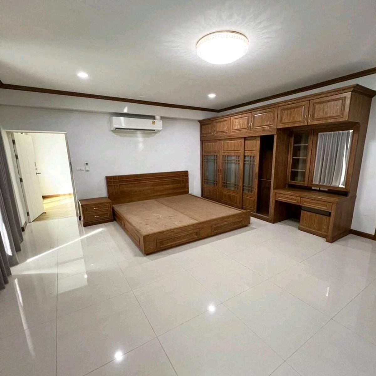 For SaleHouseLadkrabang, Suwannaphum Airport : House for sale 105 sq.w., On Nut Ring 14.9 million
