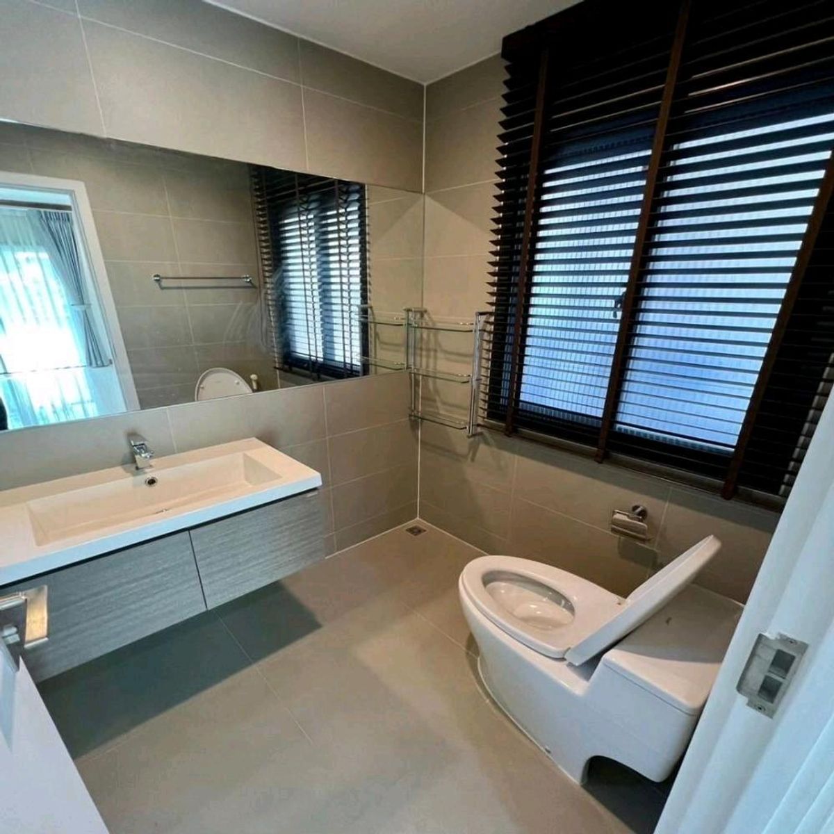 For SaleHouseLadkrabang, Suwannaphum Airport : House for sale 105 sq.w., On Nut Ring 14.9 million