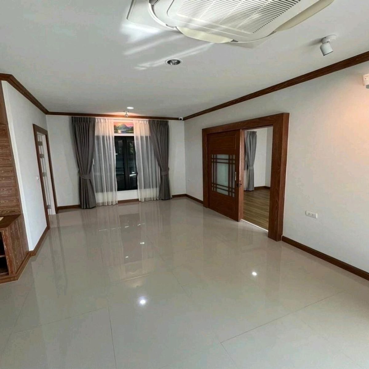 For SaleHouseLadkrabang, Suwannaphum Airport : House for sale 105 sq.w., On Nut Ring 14.9 million