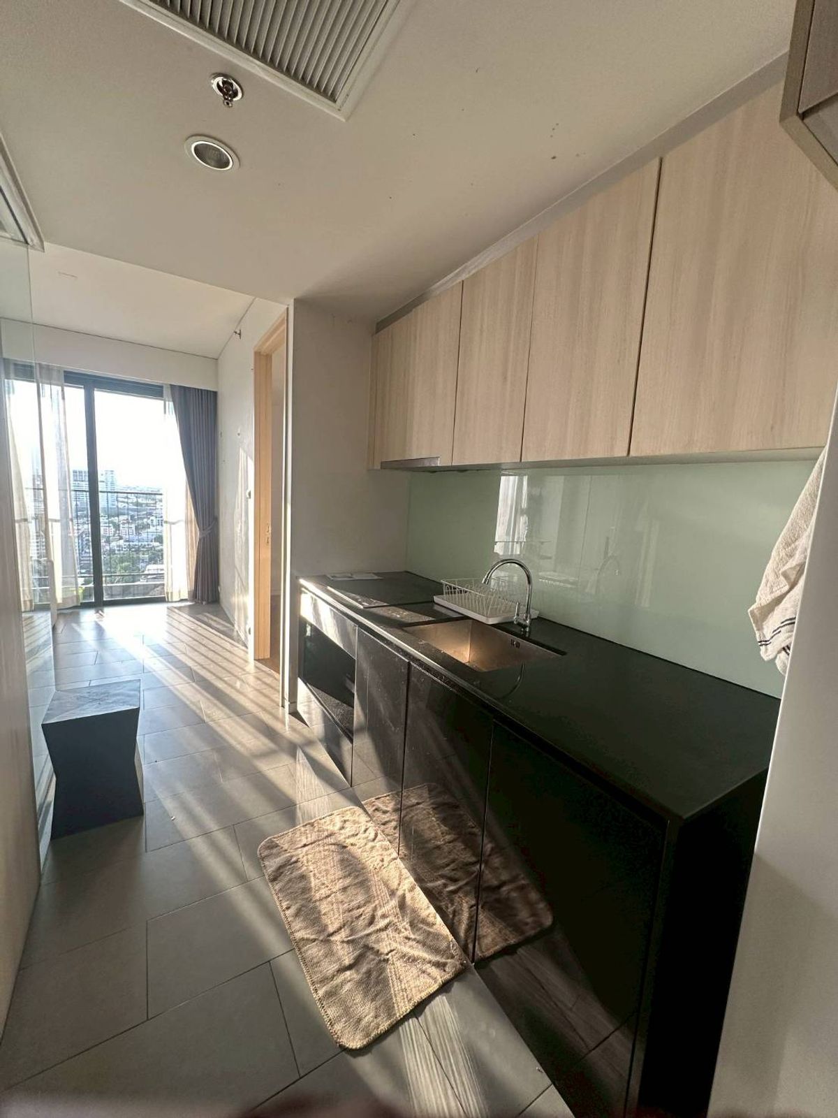 ให้เช่าคอนโดอารีย์ อนุสาวรีย์ : [ให้เช่า] ไซมิส ราชครู – 2 ห้องนอน 2 ห้องน้ำ ขนาด 65 ตร.ม. – ราคาเพียง 36,000 บาท/เดือน