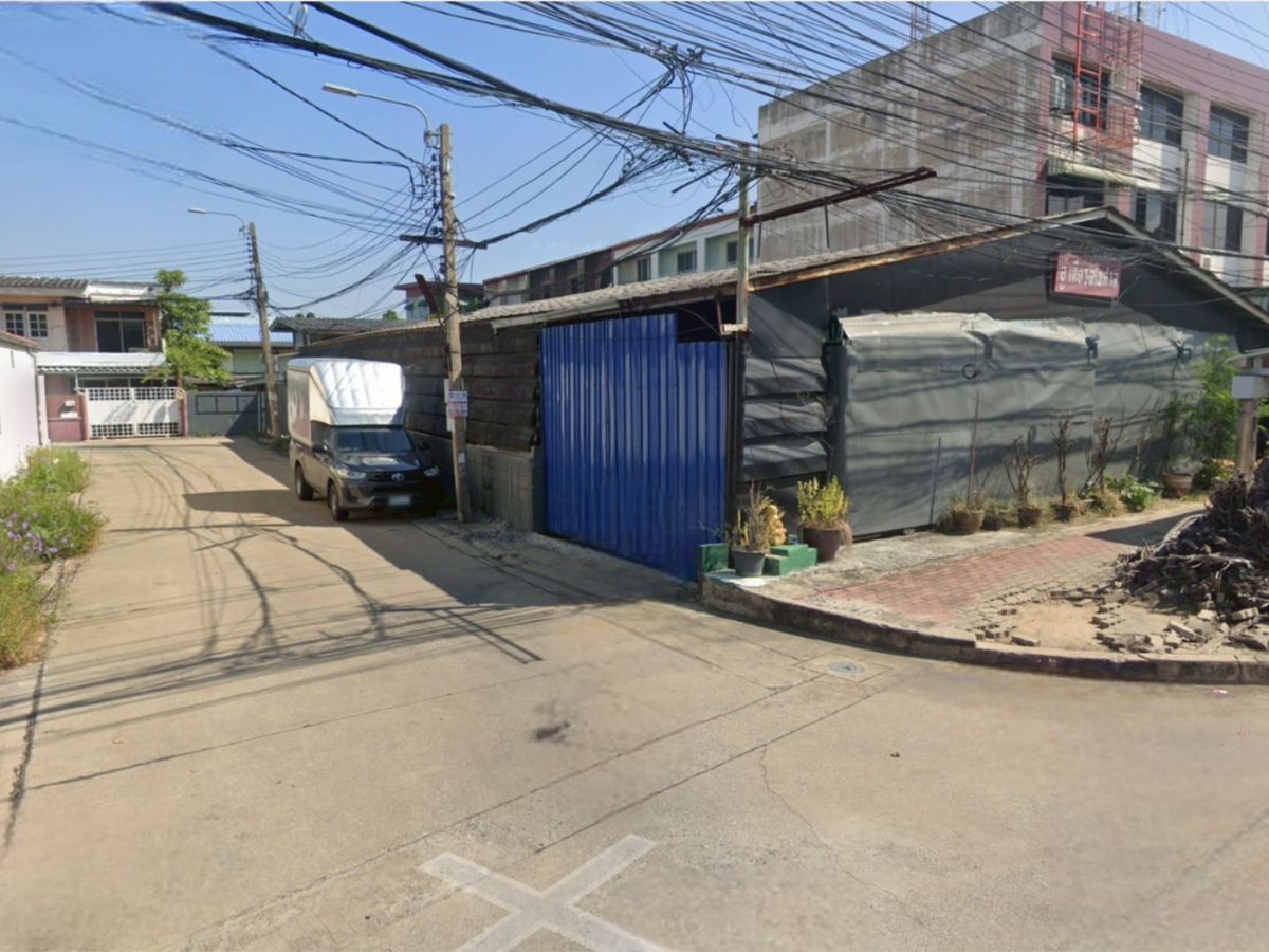 For RentLandNonthaburi, Bang Yai, Bangbuathong : Prime Corner Spot Everyone Sees Daily! Land for Rent 130 sq.wah Near 5 Major Offices + Luxury Estates + Makro! Business Opportunity — High Sales Guaranteed!