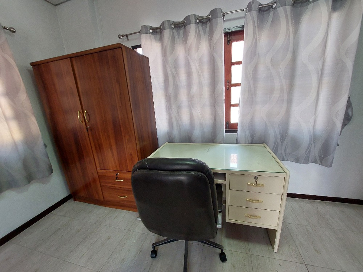 For RentHouseNonthaburi, Bang Yai, Bangbuathong : 3bedroom 2bathroom house with separate maid's room, near the Purple Line MRT and main road.