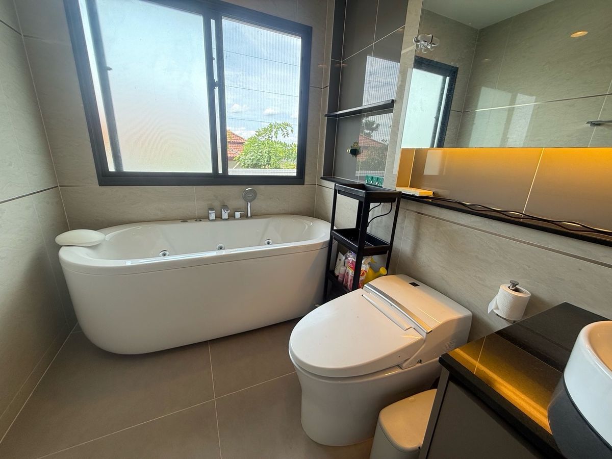 For SaleHousePhutthamonthon, Salaya : 2 -storey detached house, good location near the club house, peaceful, more than 6 cars