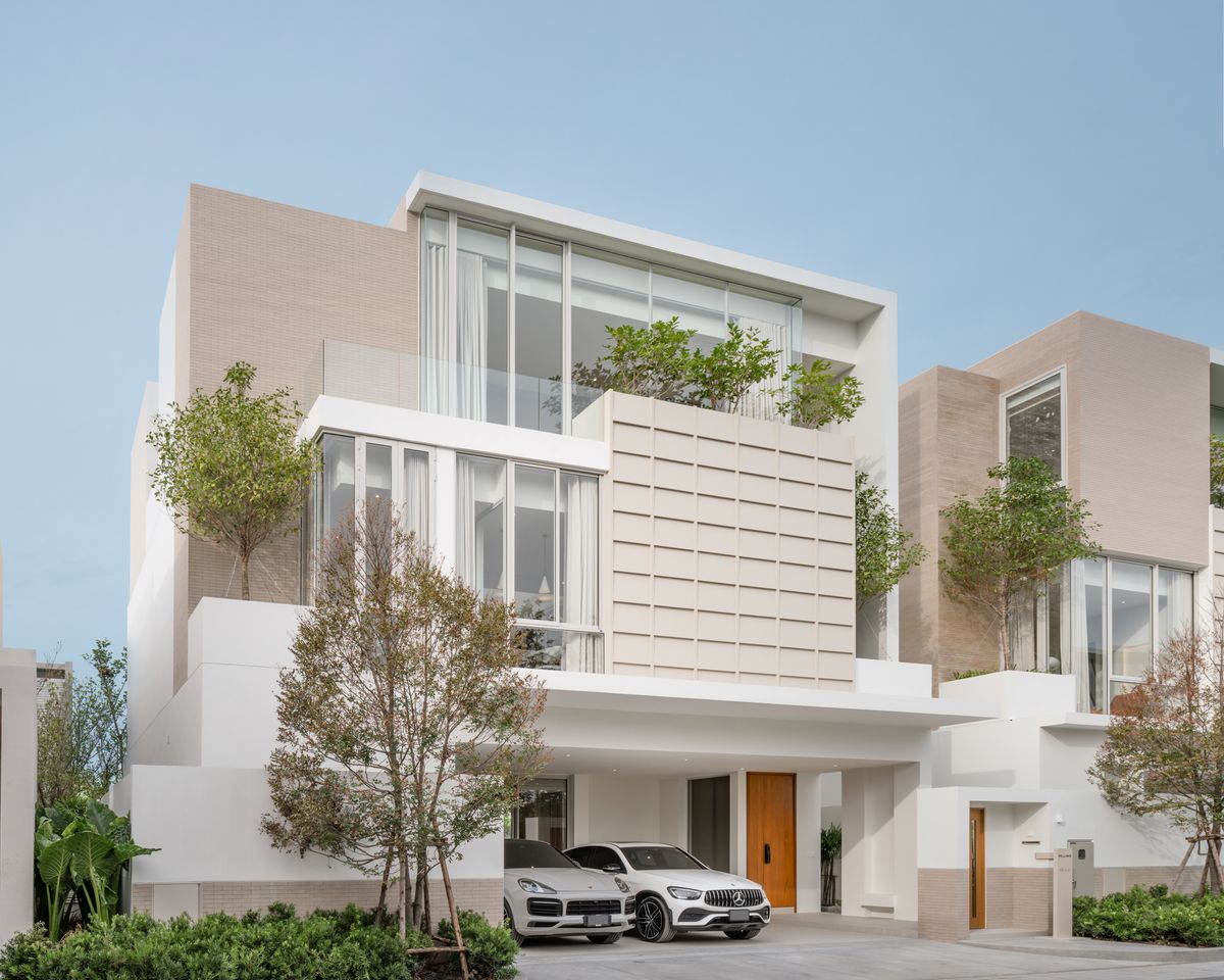 ขายบ้านพระราม 9 เพชรบุรีตัดใหม่ RCA : 🏡 ขายบ้านเดี่ยว Ultra Luxury โครงการ Noble Terra พระราม 9 – เอกมัย 📍 แปลงเลขที่ 299/24 | แบบบ้าน POLLINIS ✨ พื้นที่ใช้สอย 409 ตร.ม. | ที่ดิน 61.20 ตร.วา 💸 ราคาปกติ 56.9 ล้าน → พิเศษเพียง 37.5 ล้านบาท เท่านั้น!