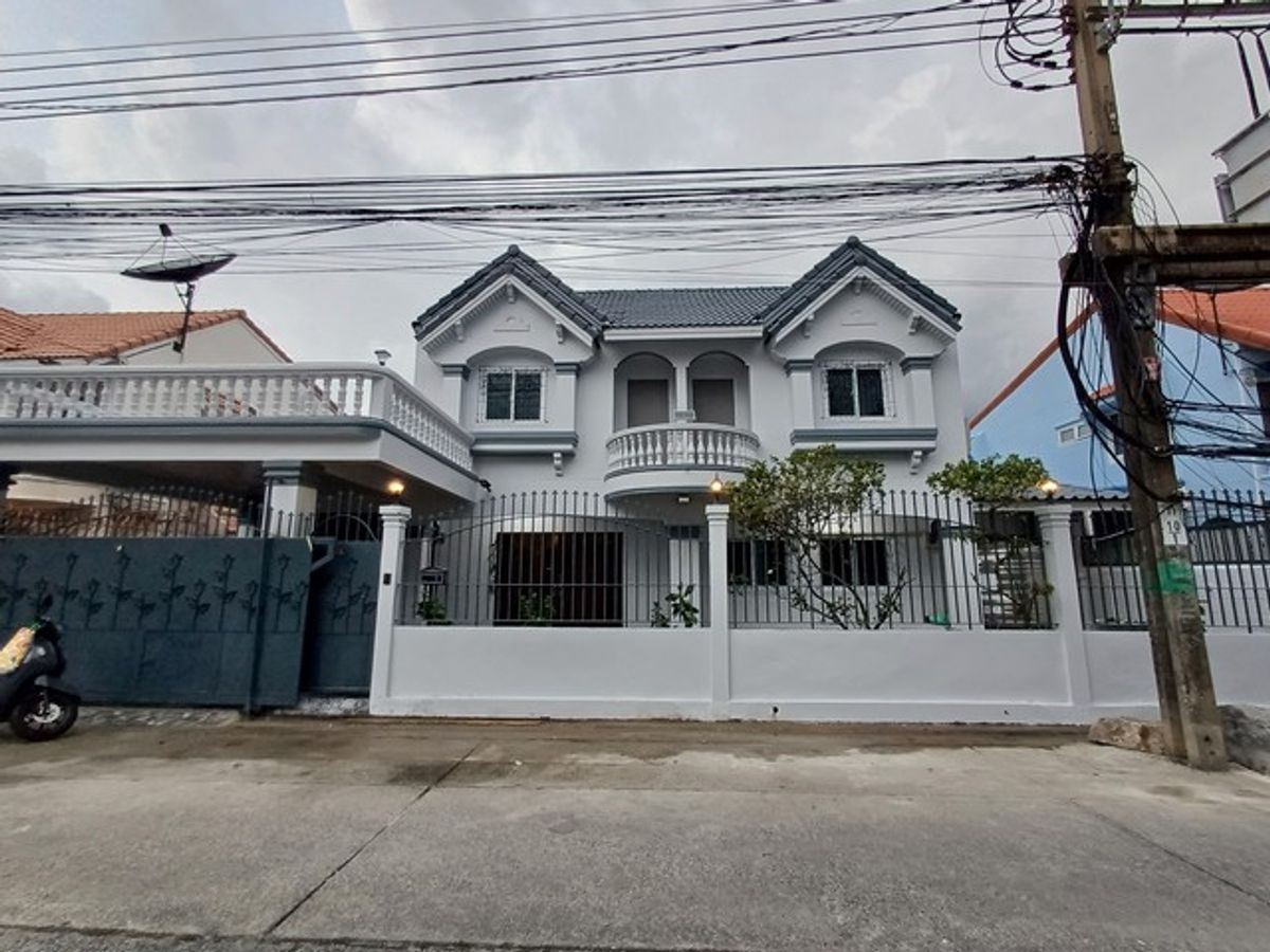 ให้เช่าบ้านอ่อนนุช อุดมสุข : HR2598ให้เช่าบ้านเดี่ยว พร้อมเข้าอยู่ Renovate ใหม่ ซอยวชิรธรรมสาธิต 55 เหมาะทำโฮมออฟฟิศหรืออยู่อาศัย